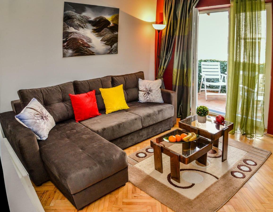 Tomas Apartments Skopje Buitenkant foto