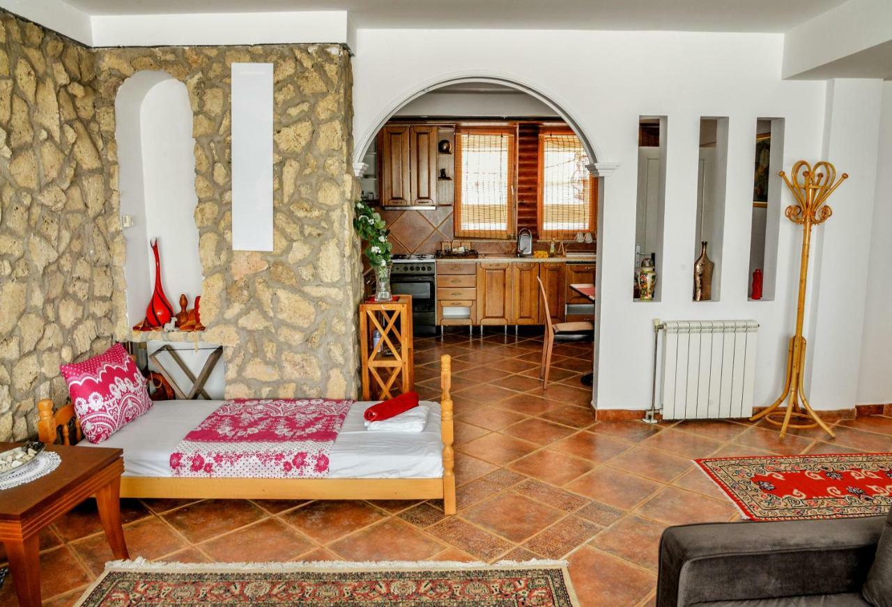 Tomas Apartments Skopje Buitenkant foto