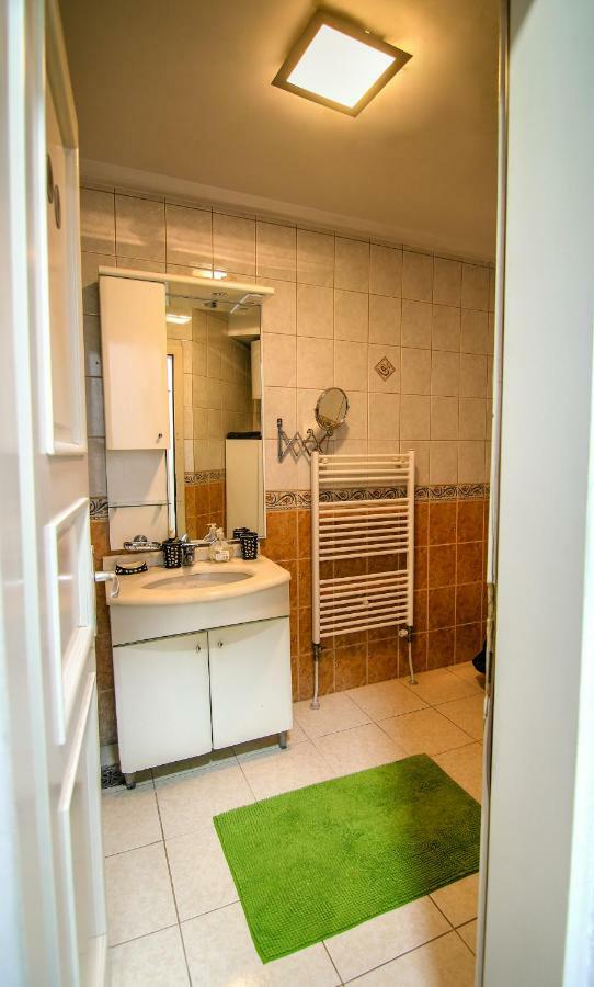 Tomas Apartments Skopje Buitenkant foto