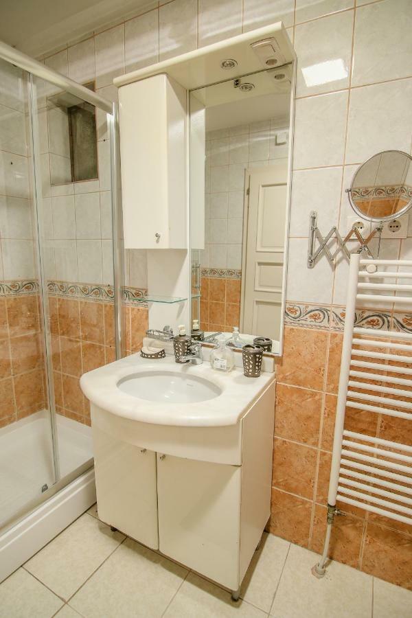 Tomas Apartments Skopje Buitenkant foto